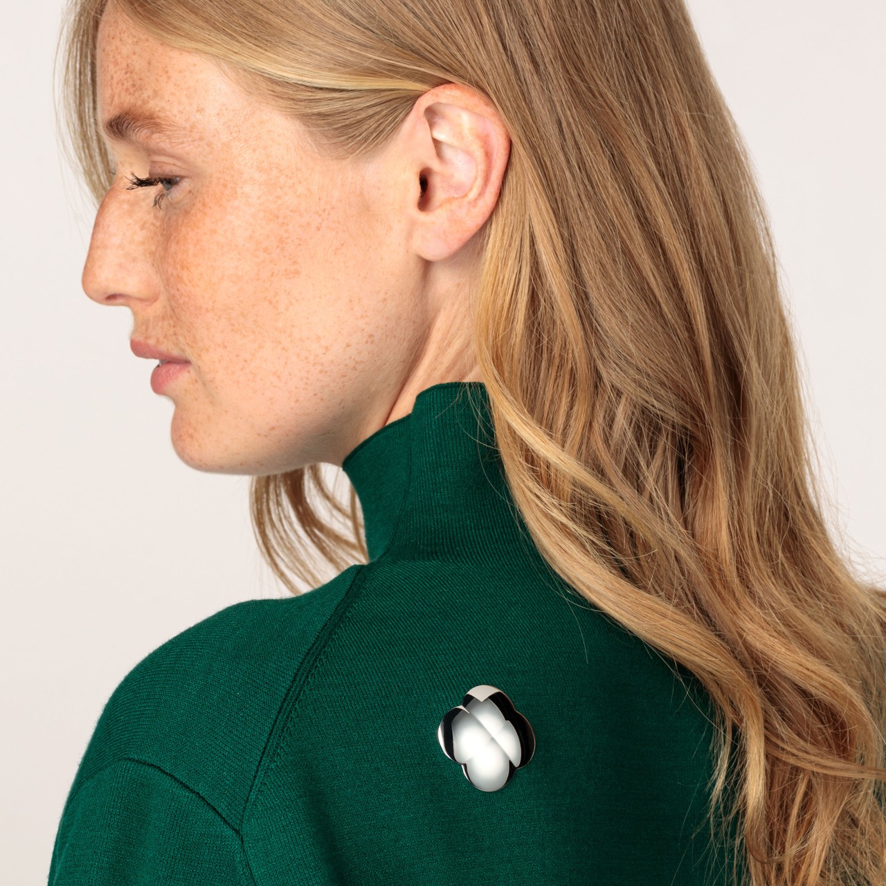 Магнит за тяло с форма на детелина